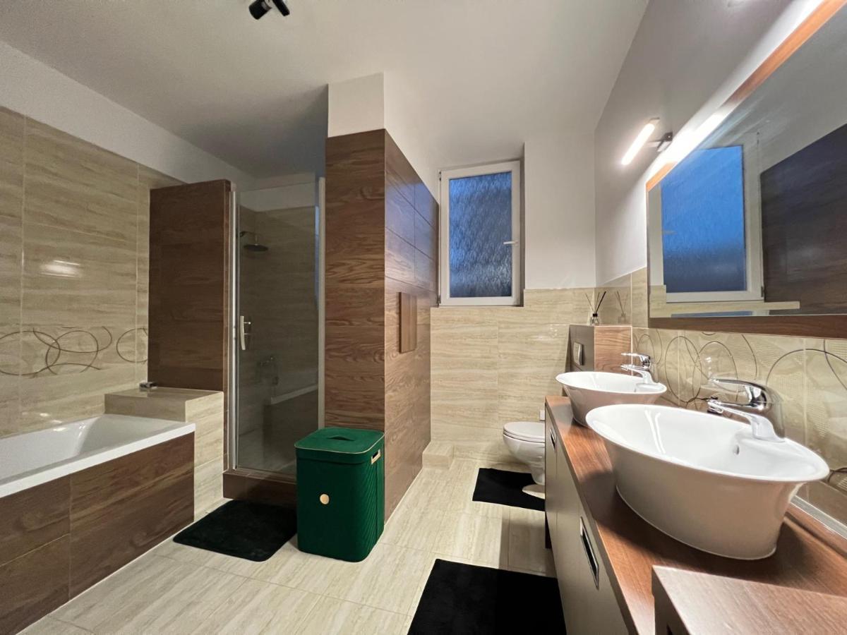 Apartment House Nová Dubnica Zewnętrze zdjęcie